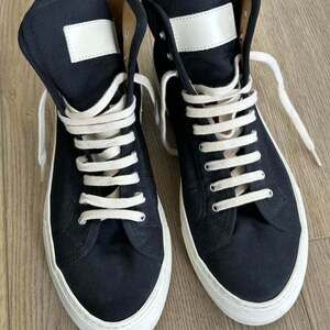 Common Projects Women's Navy and Black Trainers